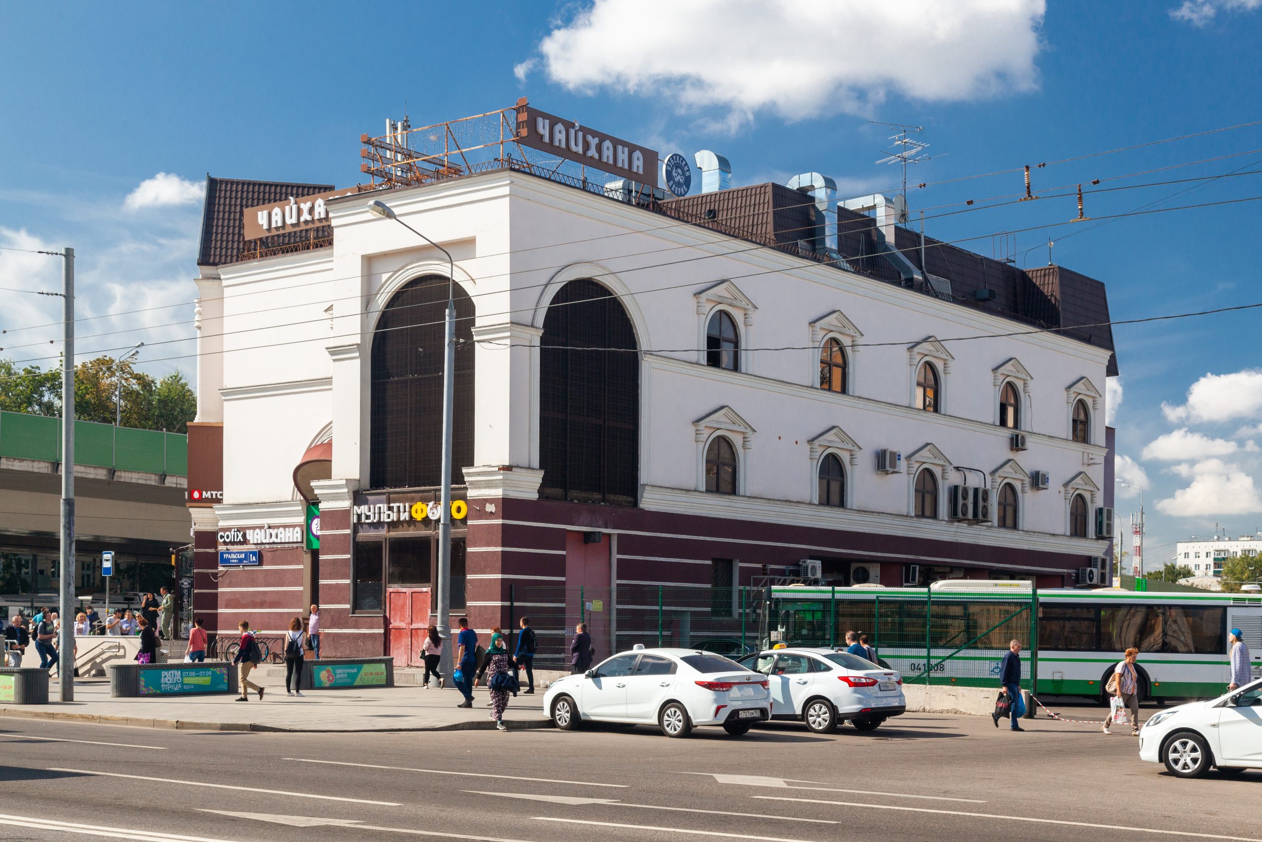 Коммерческое помещение в аренду и на продажу на выходе из метро Щелковская, ТЦ Щелчок, для магазинов и ресторанов