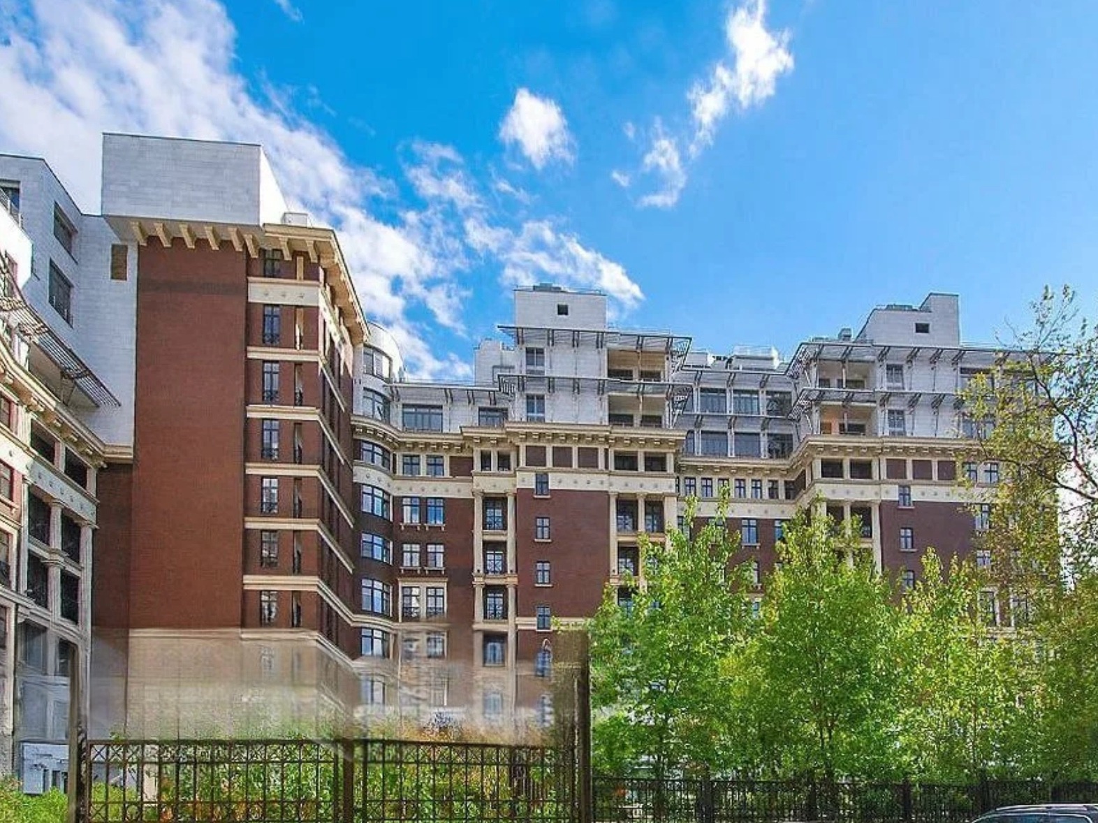 Аренда ПСН 194,7 м² в ЖК «Онегин», ЦАО. 1 этаж, отдельный вход, свежий ремонт 2025 г. Идеально под офис, шоурум или салон красоты.