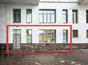 Отдельный вход в помещение на Малой Полянке 2